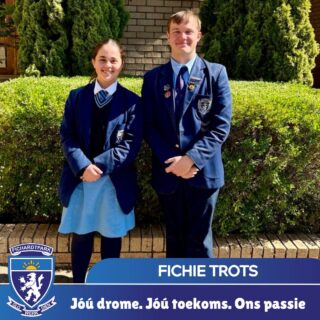 𝗙𝗜𝗖𝗛𝗜𝗘 𝗦𝗞𝗔𝗔𝗞 𝗧𝗥𝗢𝗧𝗦 ♟️

Baie geluk aan Johrné Rossouw en Elmi Terblanche wat op 25 Julie aan die Vrystaat Geslote Skaakkampioenskappe deelgeneem het.

Elmi het in die o.16-meisiesafdeling deelgeneem, drie van haar vyf wedstryde gewen en ’n uitstekende 7de plek behaal.

Johrné het in die Ope-afdeling deelgeneem en al vyf sy wedstryde gewen. Hy het die eerste plek behaal en is tans die nommer een-speler in die Vrystaat.

Ons is ongelooflik trots op julle besondere prestasies!

#fichietrots #joudrome #joutoekoms #onspassie