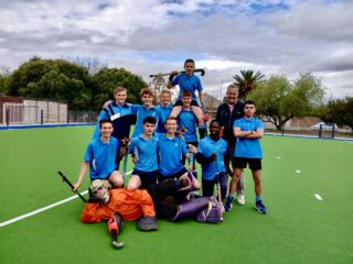 𝗙𝗜𝗖𝗛𝗜𝗘 𝗛𝗢𝗞𝗞𝗜𝗘 🏑

Baie geluk aan ons o.16C-seuns wat 7–0 teen Martie du Plessis gewen het! 

Hulle eindig 3de in die liga.

Baie geluk! Ons is ongelooflik trots op julle! 

#fichietrots #joudrome #joutoekoms #onspassie